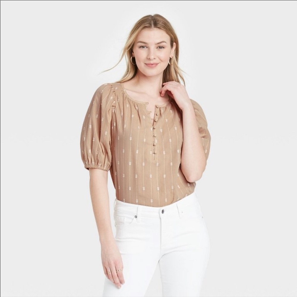 Universal Thread puff sleeve button down blouse
